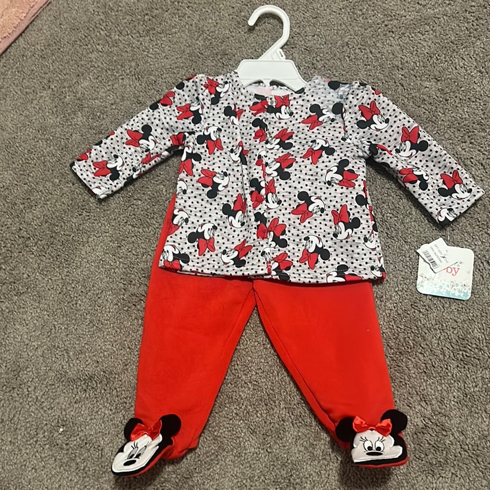 2 piece Minnie Mouse sweat suit